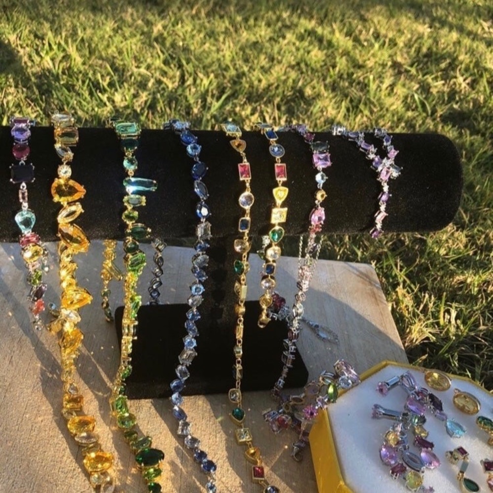 - Gema inspired emerald shade bracelet - not swan stamped - Picture 9 of 13